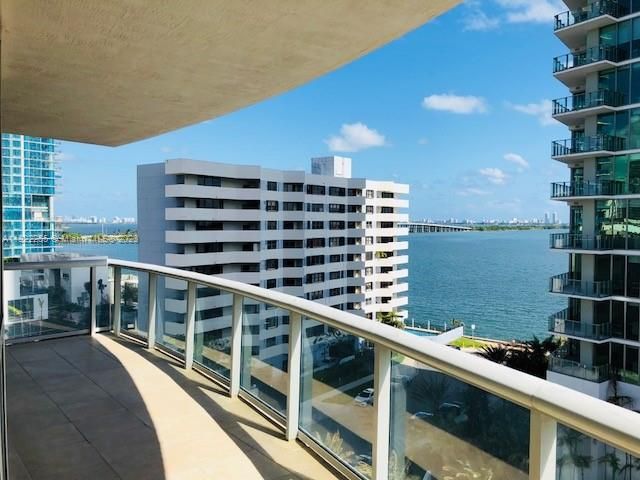 Recently Sold: $655,000 (2 beds, 2 baths, 1363 Square Feet)