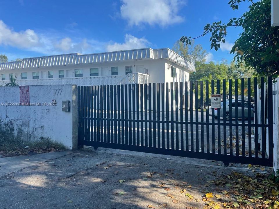 Недавно продано: $165,000 (1 спален, 1 ванн, 572 Квадратных фут)