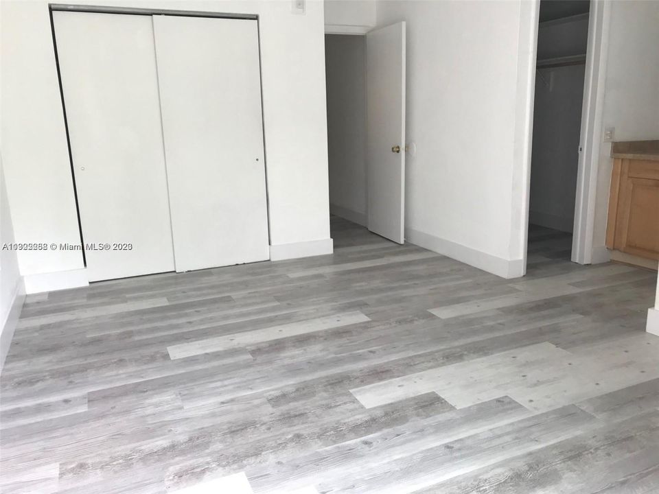 Недавно продано: $165,000 (1 спален, 1 ванн, 572 Квадратных фут)