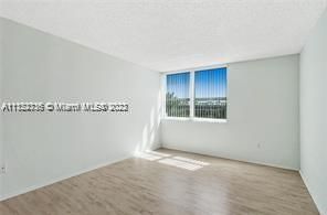 Recently Rented: $3,600 (1 beds, 1 baths, 735 Square Feet)