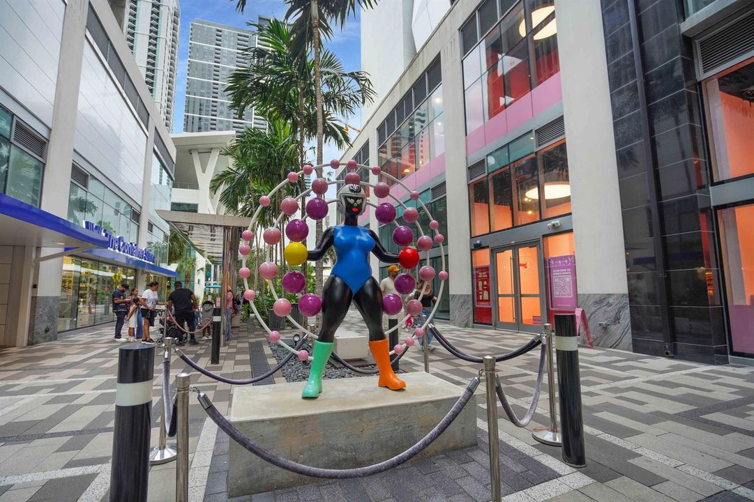 851 NE 1st Avenue 812 Miami