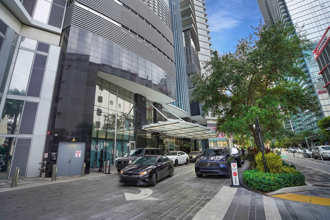 851 NE 1st Avenue 812 Miami