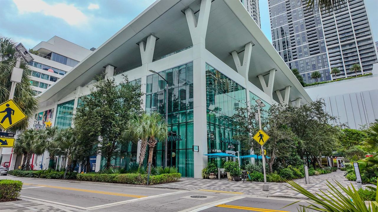 851 NE 1st Avenue 812 Miami
