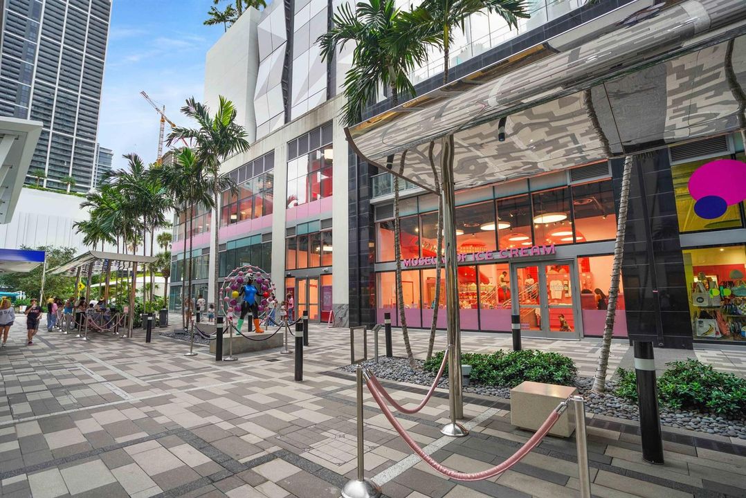 851 NE 1st Avenue 812 Miami