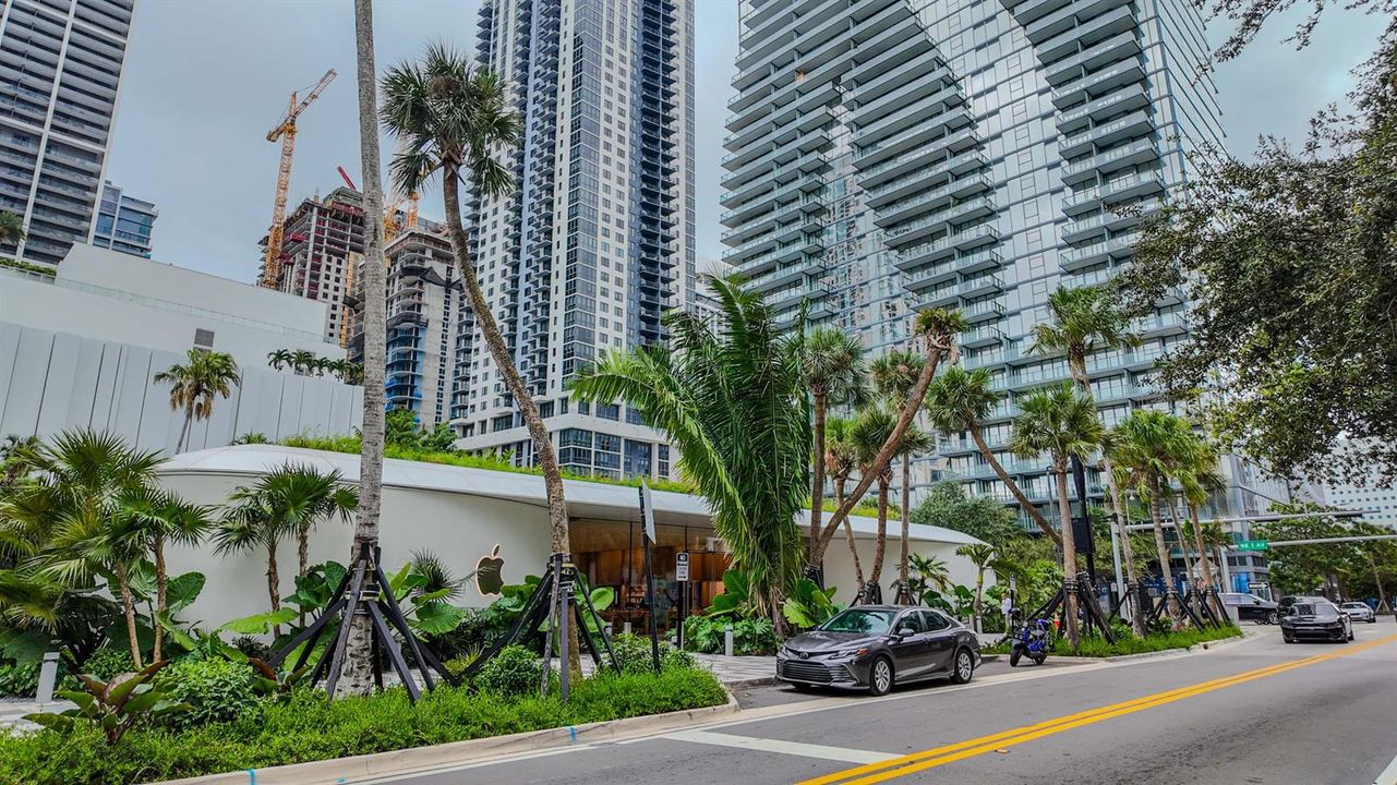 851 NE 1st Avenue 812 Miami