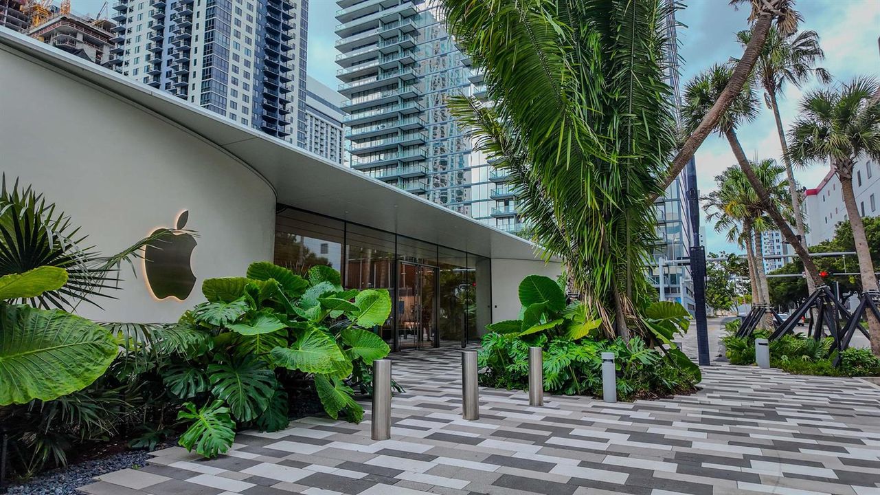 851 NE 1st Avenue 812 Miami