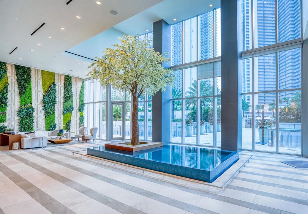 851 NE 1st Avenue 812 Miami