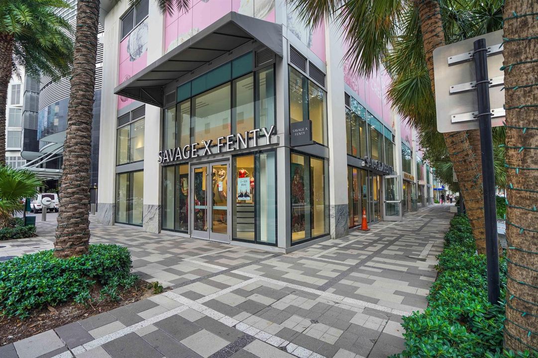 851 NE 1st Avenue 812 Miami
