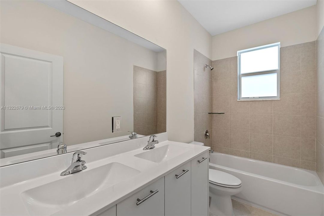 Недавно арендовано: $3,900 (4 спален, 2 ванн, 2275 Квадратных фут)