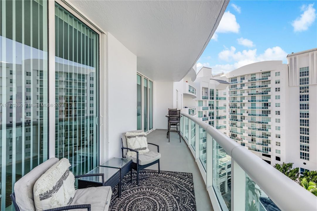 Recently Sold: $525,000 (2 beds, 2 baths, 1251 Square Feet)