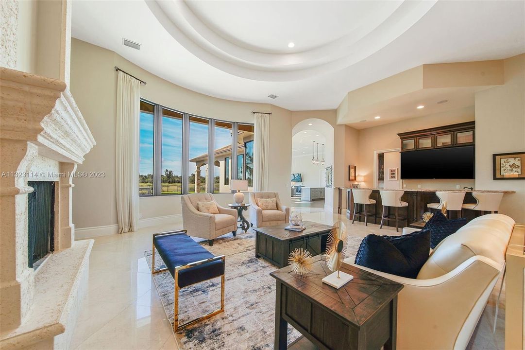 Recently Sold: $3,995,000 (6 beds, 7 baths, 6662 Square Feet)