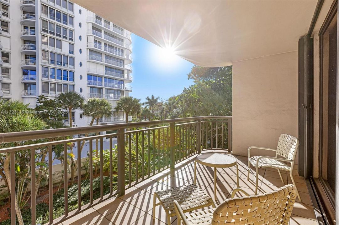 Recently Sold: $1,100,000 (2 beds, 2 baths, 1967 Square Feet)