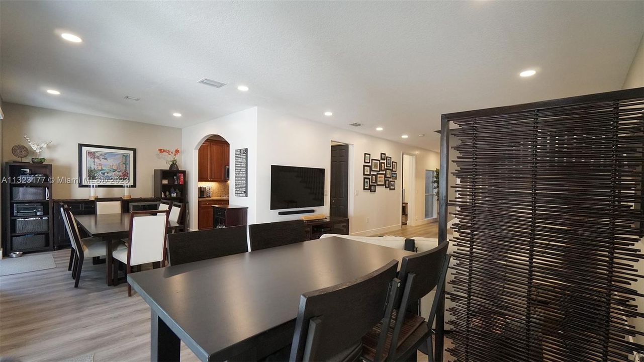 Recently Sold: $774,900 (3 beds, 3 baths, 2344 Square Feet)