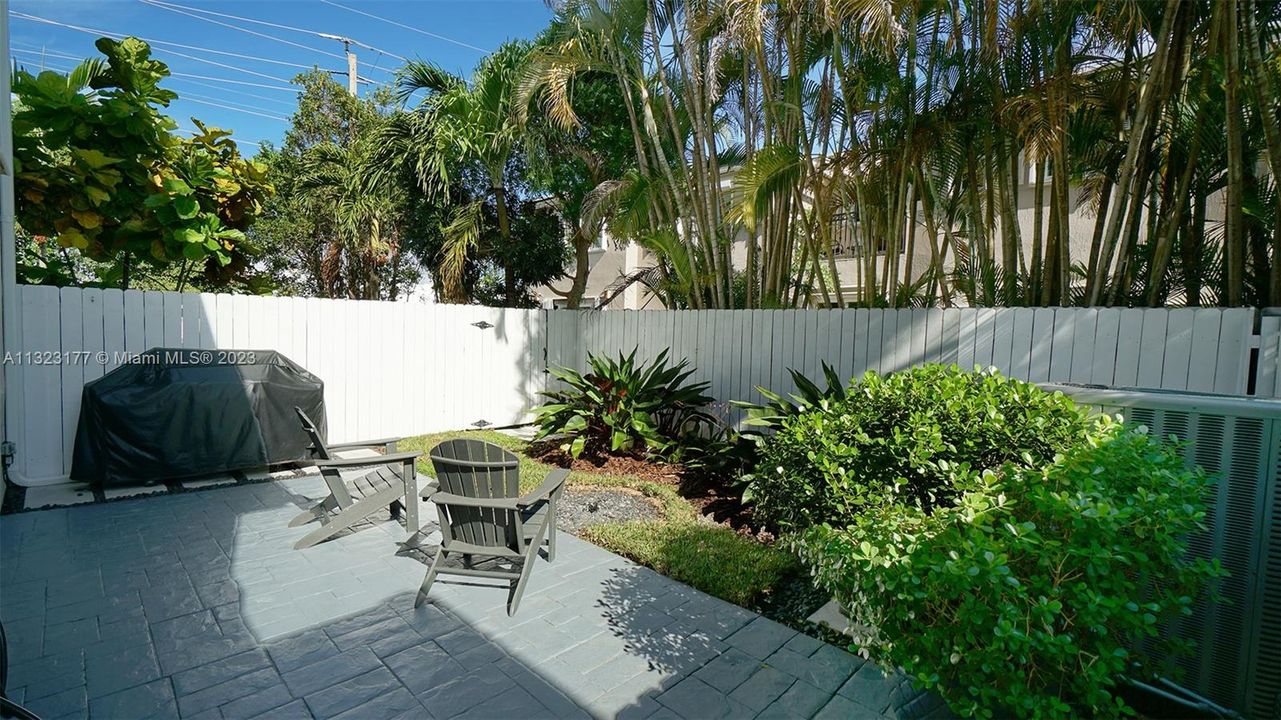 Recently Sold: $774,900 (3 beds, 3 baths, 2344 Square Feet)