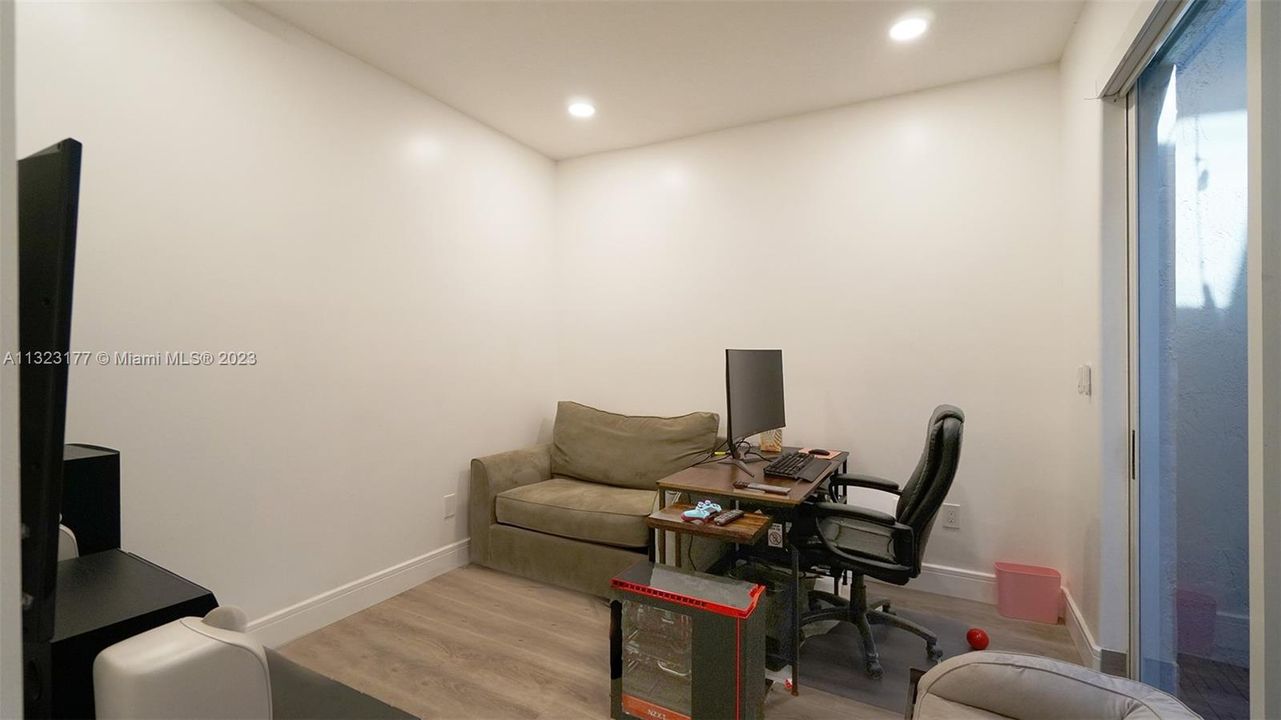 Recently Sold: $774,900 (3 beds, 3 baths, 2344 Square Feet)