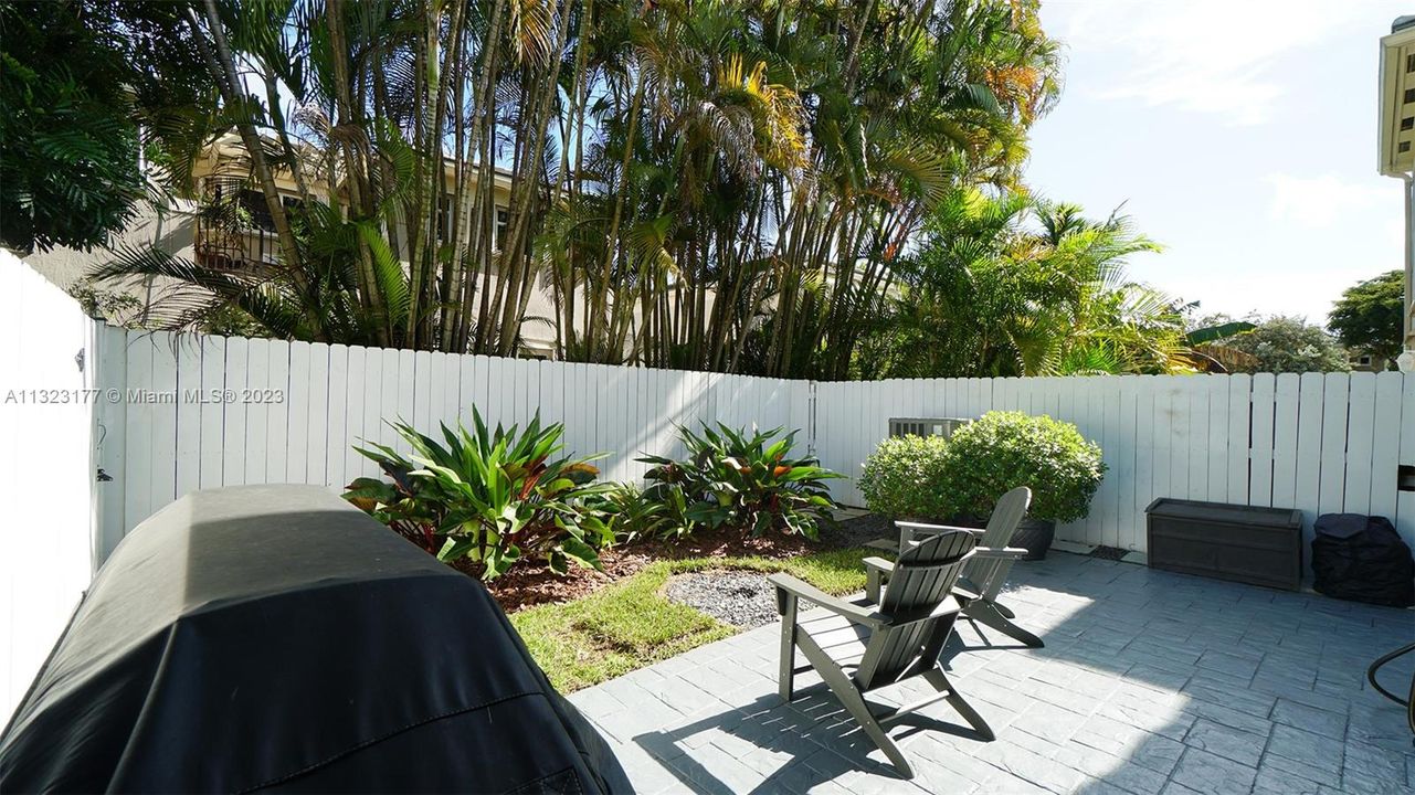 Recently Sold: $774,900 (3 beds, 3 baths, 2344 Square Feet)