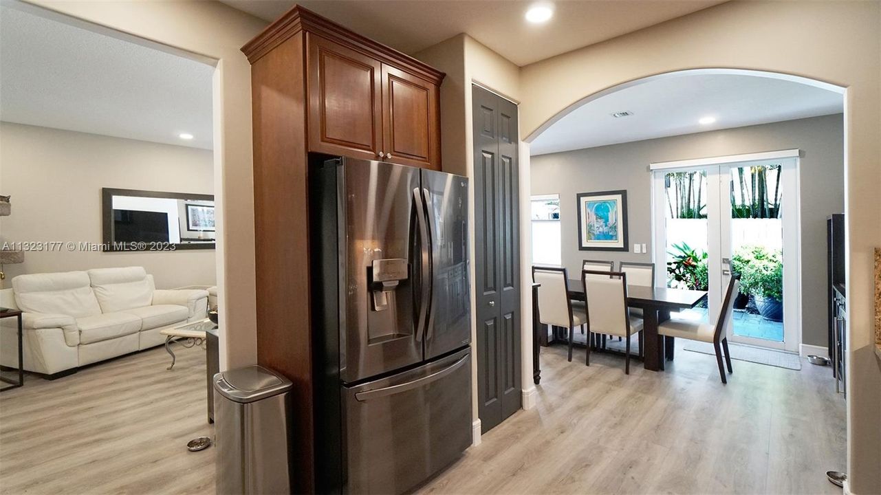 Recently Sold: $774,900 (3 beds, 3 baths, 2344 Square Feet)