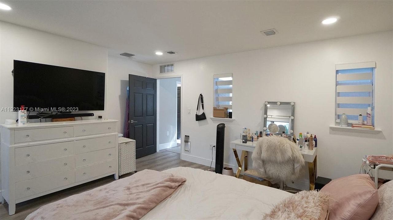 Recently Sold: $774,900 (3 beds, 3 baths, 2344 Square Feet)