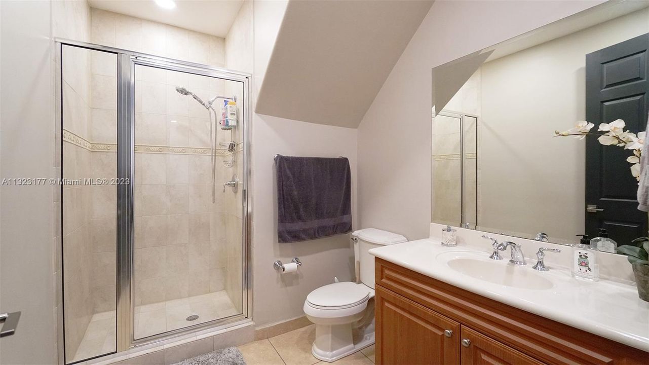 Recently Sold: $774,900 (3 beds, 3 baths, 2344 Square Feet)