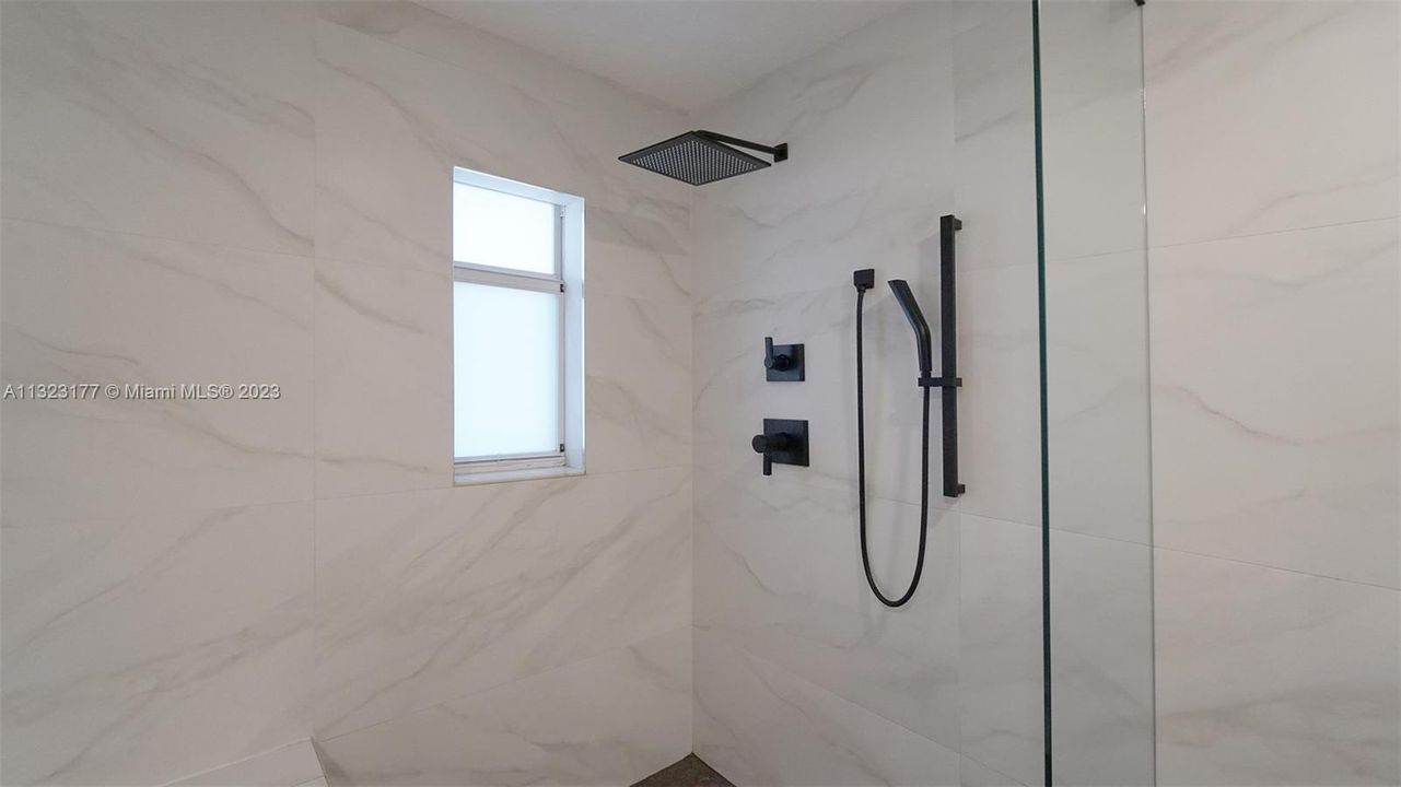 Recently Sold: $774,900 (3 beds, 3 baths, 2344 Square Feet)