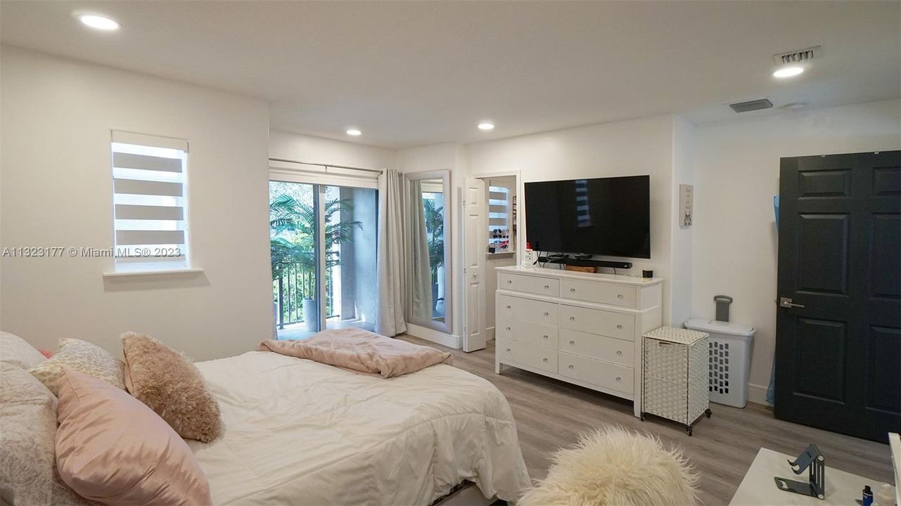 Recently Sold: $774,900 (3 beds, 3 baths, 2344 Square Feet)