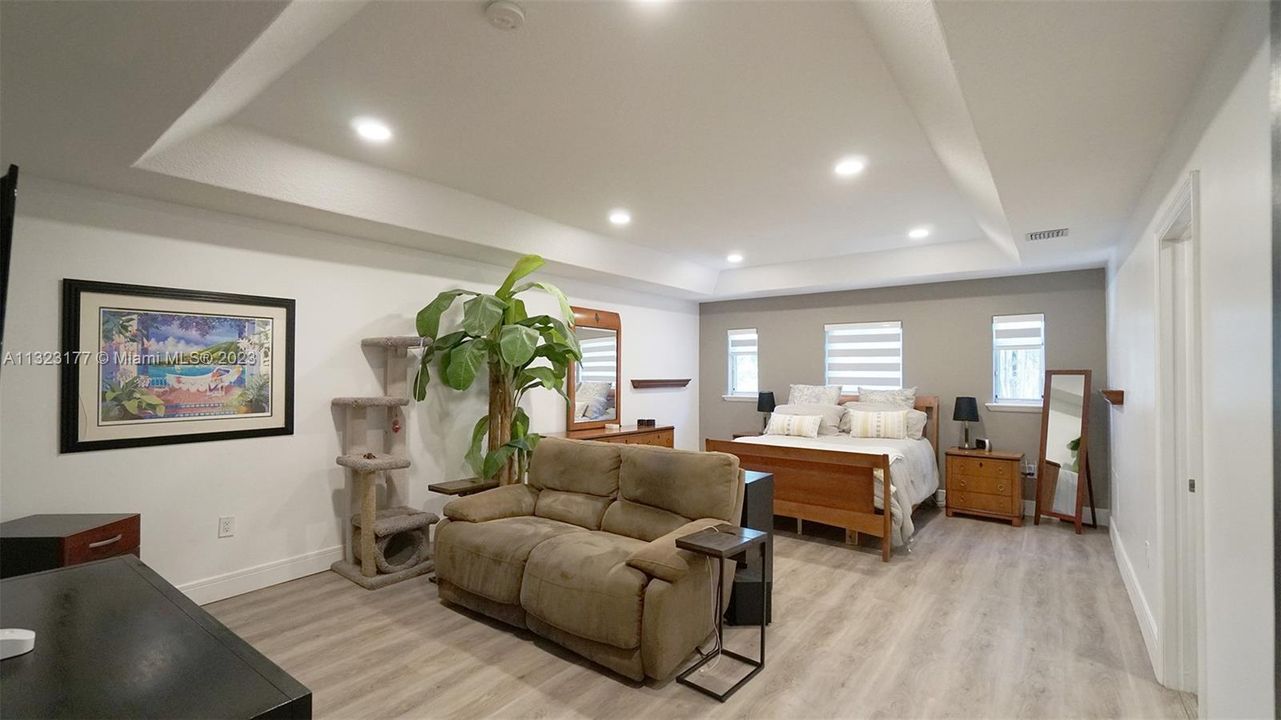 Recently Sold: $774,900 (3 beds, 3 baths, 2344 Square Feet)