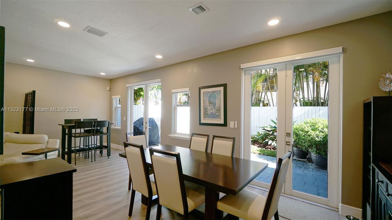 Recently Sold: $774,900 (3 beds, 3 baths, 2344 Square Feet)