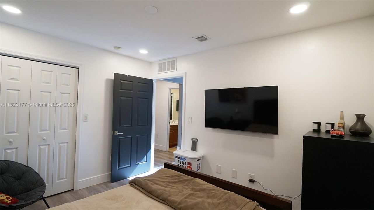 Recently Sold: $774,900 (3 beds, 3 baths, 2344 Square Feet)