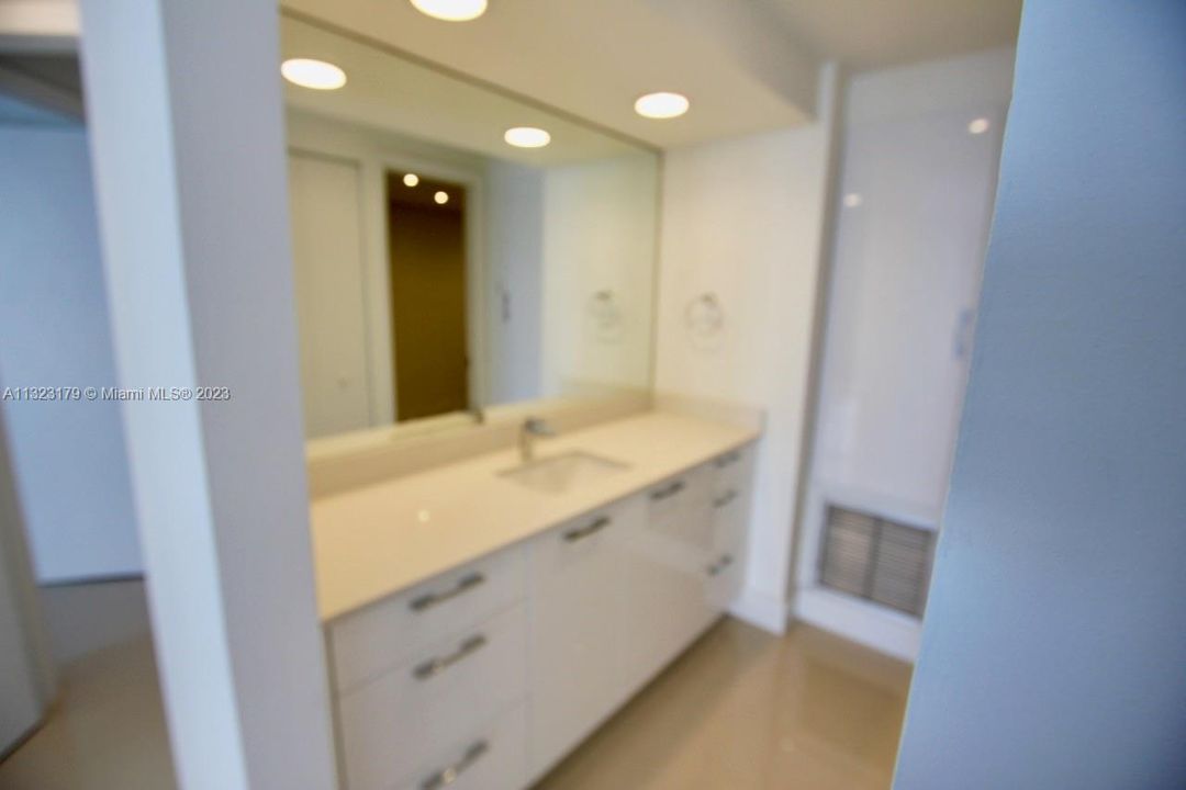 Недавно арендовано: $8,500 (3 спален, 3 ванн, 1703 Квадратных фут)