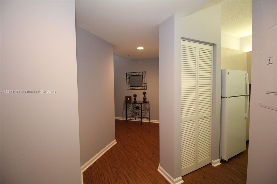 Recently Rented: $2,000 (1 beds, 1 baths, 920 Square Feet)