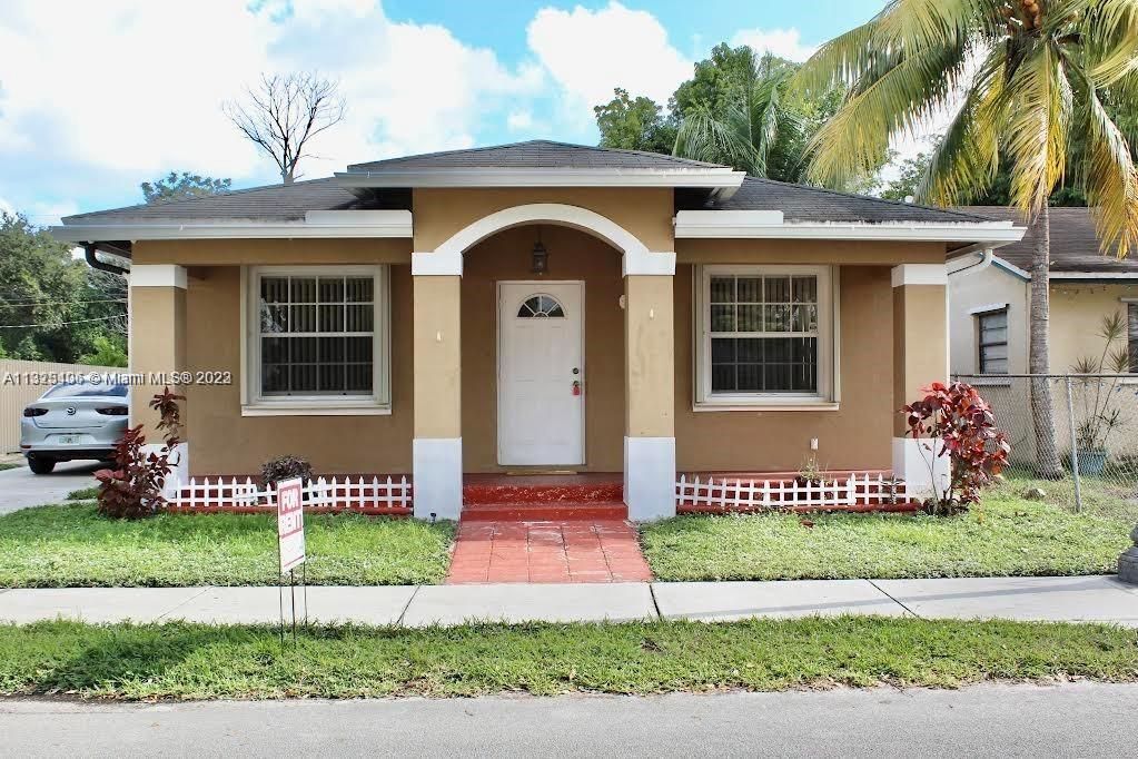Recently Rented: $2,900 (3 beds, 2 baths, 1300 Square Feet)