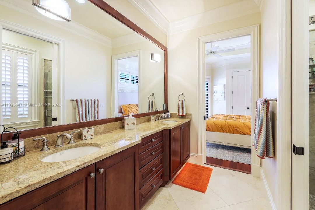 Recently Sold: $6,800,000 (5 beds, 4 baths, 4860 Square Feet)