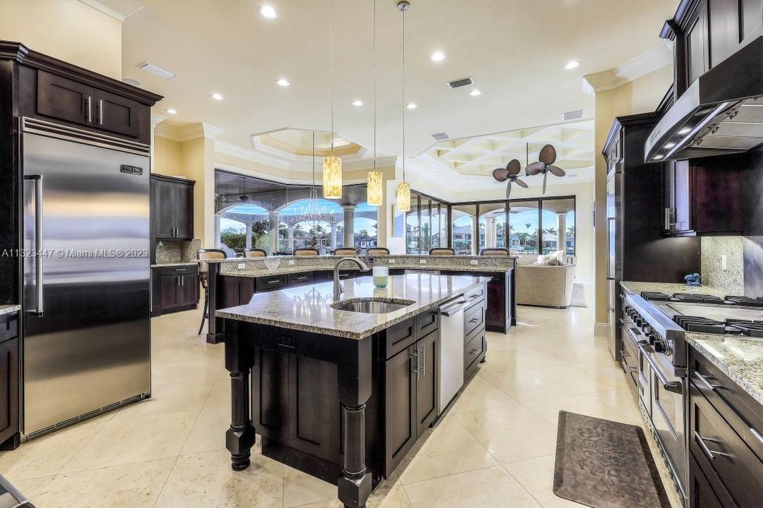 Recently Sold: $6,800,000 (5 beds, 4 baths, 4860 Square Feet)