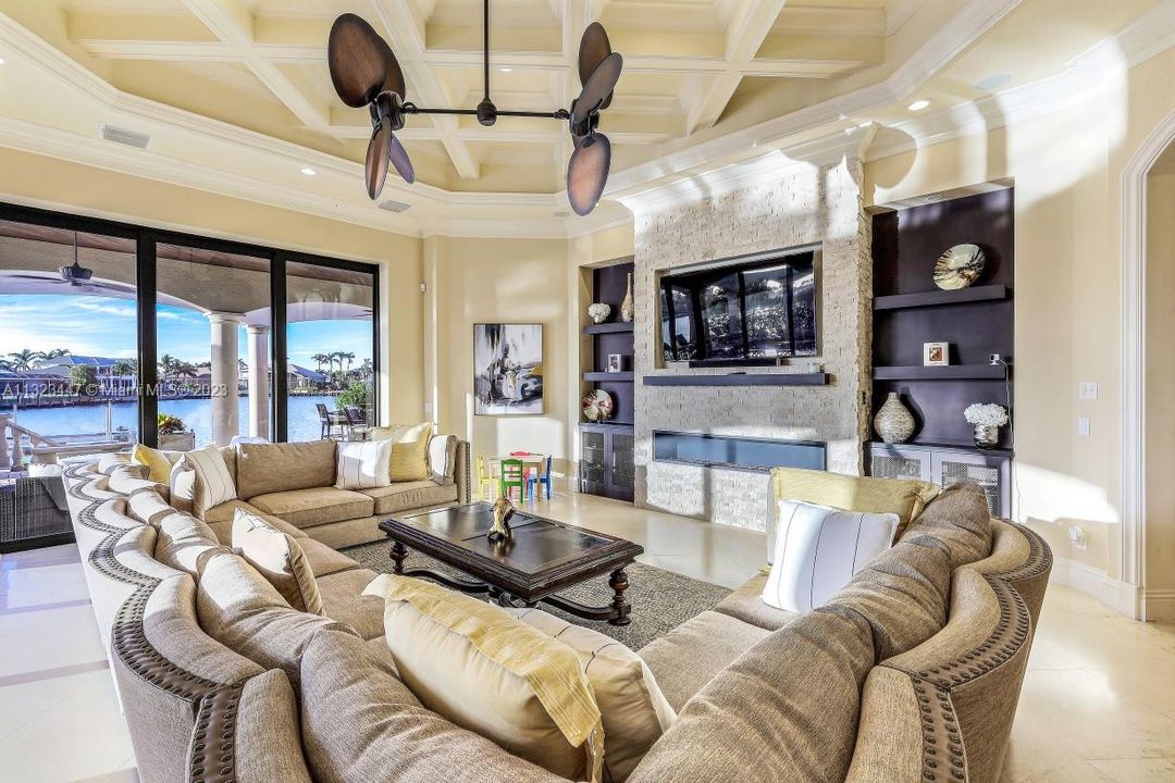 Recently Sold: $6,800,000 (5 beds, 4 baths, 4860 Square Feet)