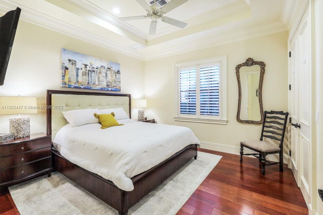 Recently Sold: $6,800,000 (5 beds, 4 baths, 4860 Square Feet)