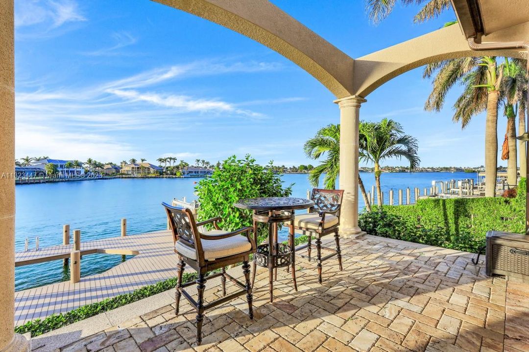 Recently Sold: $6,800,000 (5 beds, 4 baths, 4860 Square Feet)
