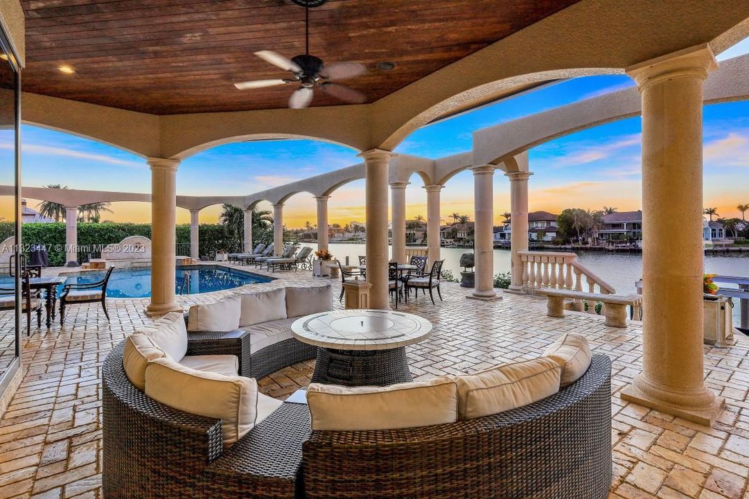 Recently Sold: $6,800,000 (5 beds, 4 baths, 4860 Square Feet)