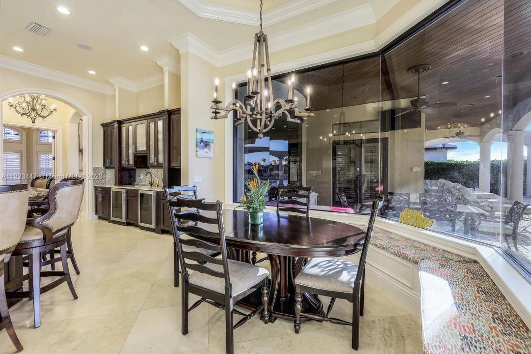 Recently Sold: $6,800,000 (5 beds, 4 baths, 4860 Square Feet)