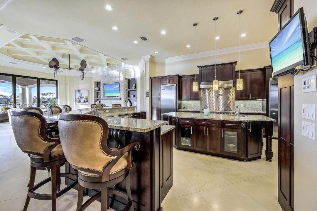 Recently Sold: $6,800,000 (5 beds, 4 baths, 4860 Square Feet)