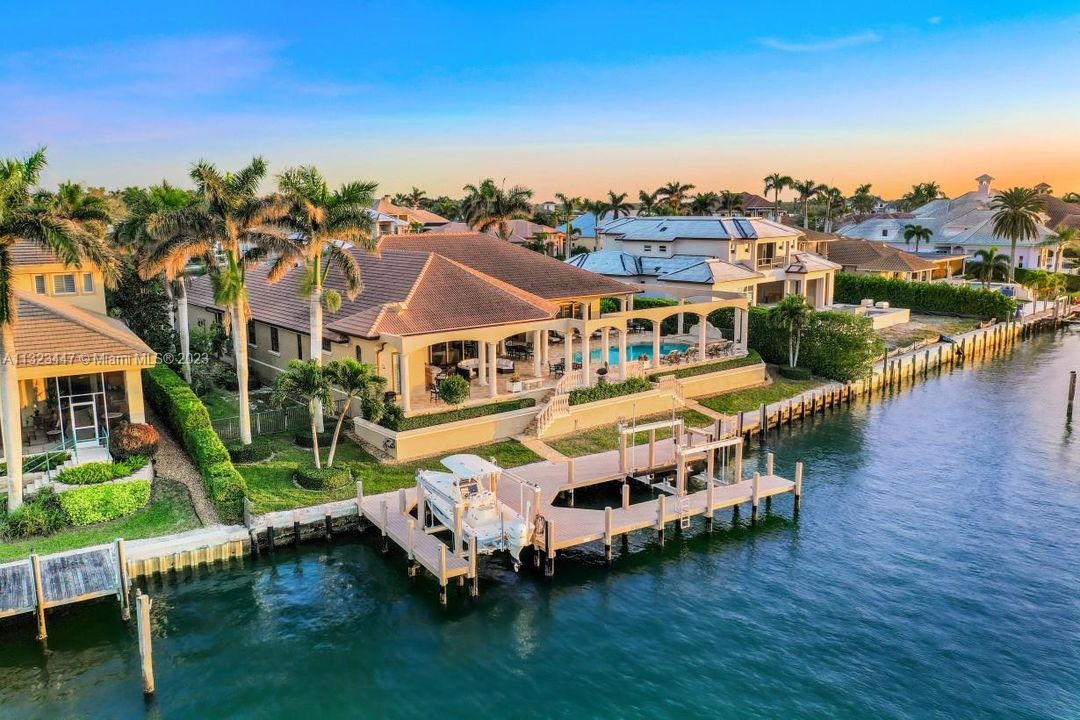 Recently Sold: $6,800,000 (5 beds, 4 baths, 4860 Square Feet)