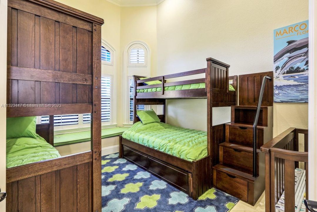 Recently Sold: $6,800,000 (5 beds, 4 baths, 4860 Square Feet)