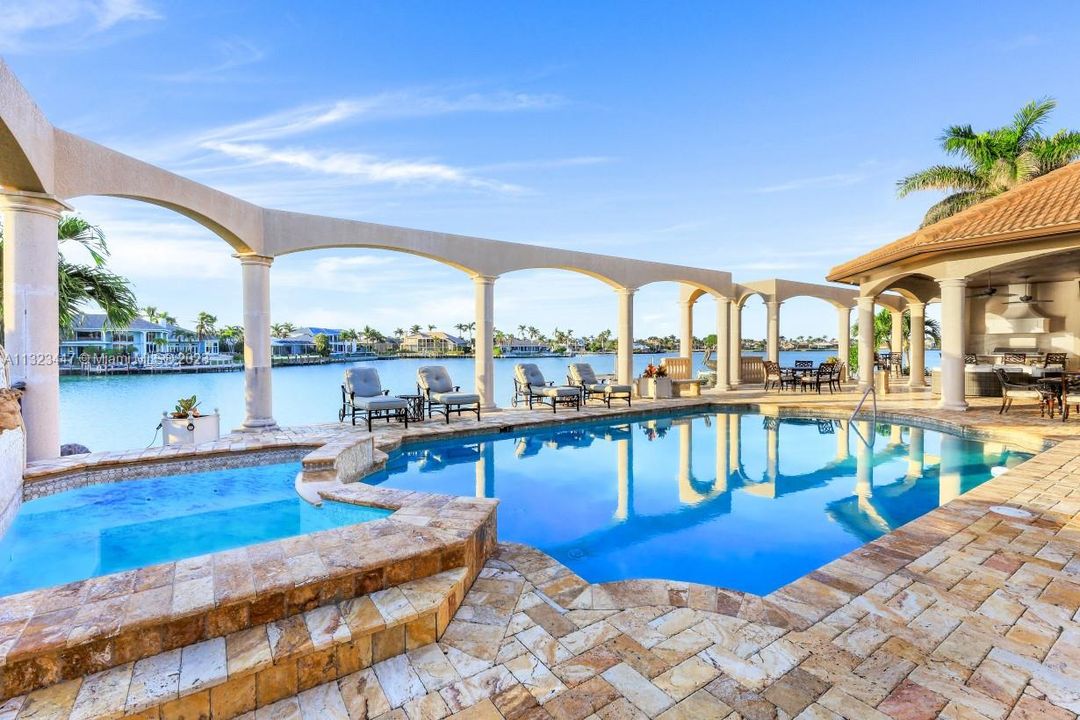 Recently Sold: $6,800,000 (5 beds, 4 baths, 4860 Square Feet)