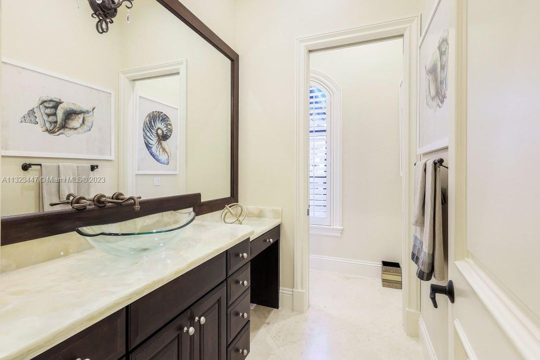 Recently Sold: $6,800,000 (5 beds, 4 baths, 4860 Square Feet)