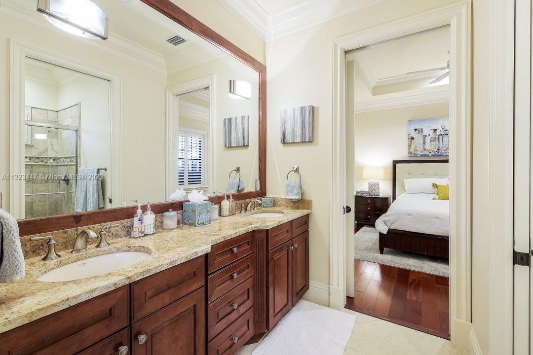 Recently Sold: $6,800,000 (5 beds, 4 baths, 4860 Square Feet)