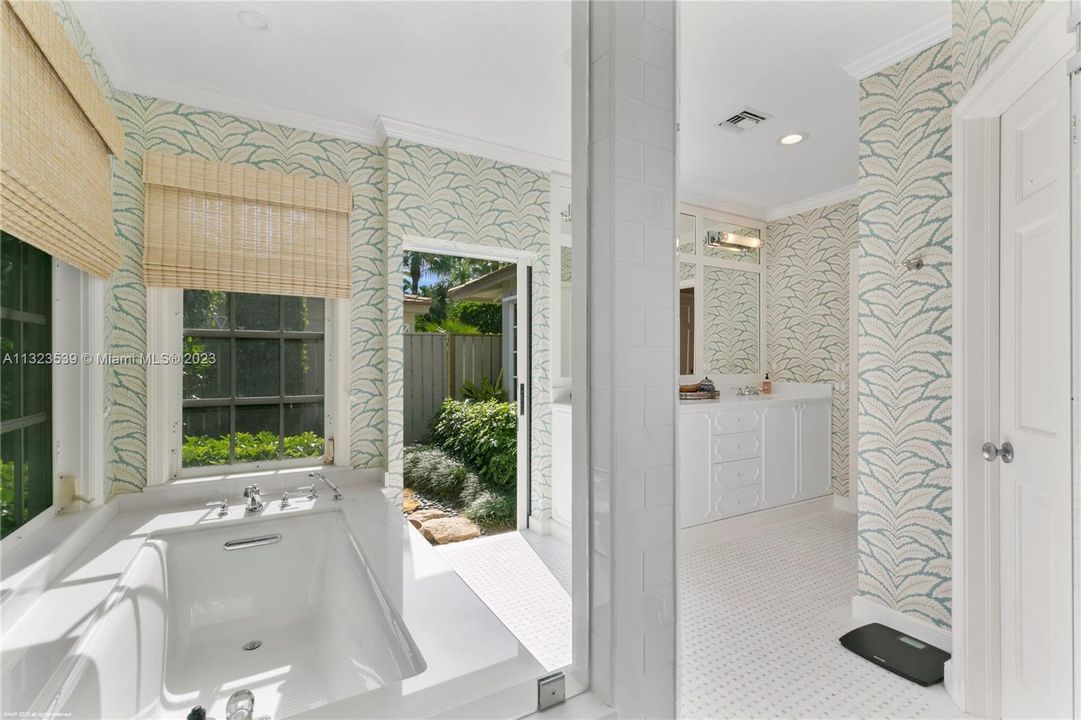 Recently Sold: $6,500,000 (3 beds, 3 baths, 2789 Square Feet)