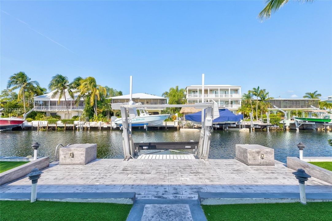 Recently Sold: $2,499,999 (4 beds, 3 baths, 2531 Square Feet)