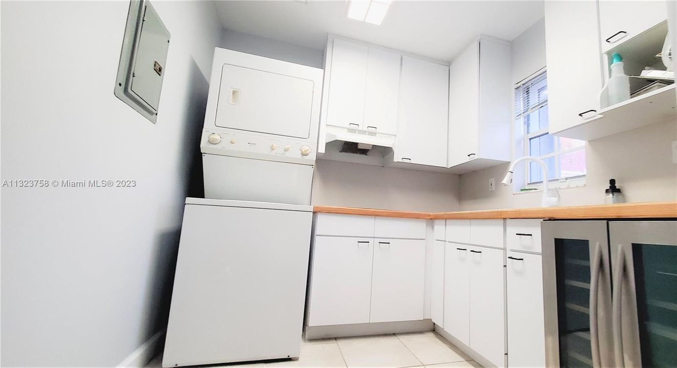 Recently Rented: $1,800 (1 beds, 1 baths, 800 Square Feet)