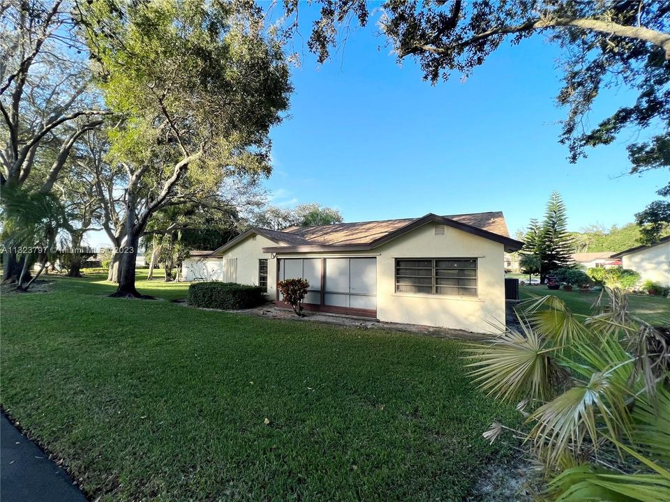 Recently Sold: $349,999 (2 beds, 2 baths, 1761 Square Feet)