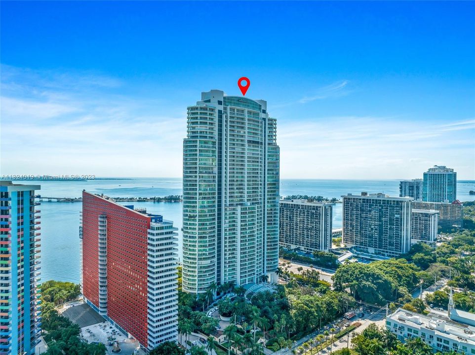 Recently Sold: $2,400,000 (2 beds, 2 baths, 2180 Square Feet)