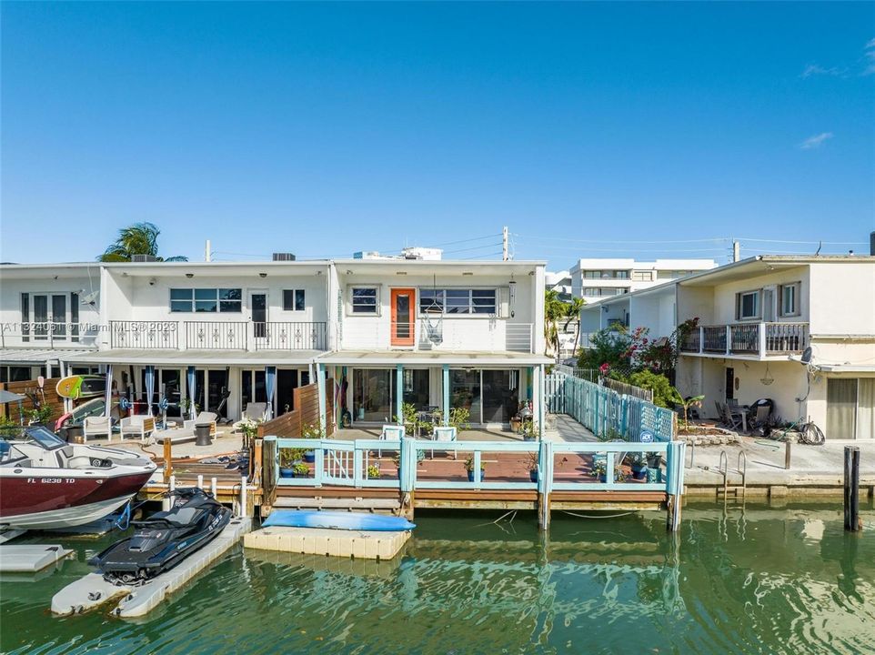 Recently Sold: $1,000,000 (4 beds, 3 baths, 1702 Square Feet)